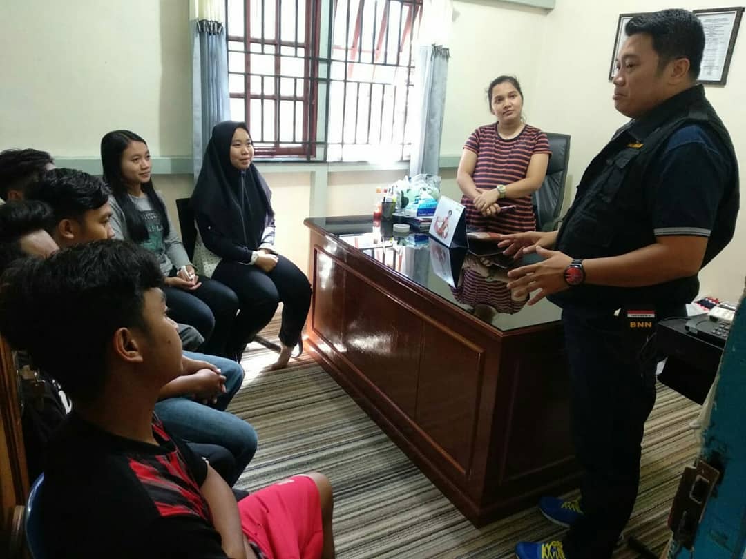BNNK SANGGAU RAZIA PEKAT DI KECAMATAN SEKAYAM BNNK SANGGAU RAZIA PEKAT DI KECAMATAN SEKAYAM