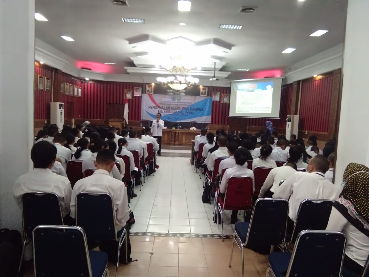 SOSIALISASI P4GN DALAM RANGKA PENGENALAN KEHIDUPAN KAMPUS BAGI MAHASISWA BARU PSDKU POLITEKNIK NEGERI PONTIANAK DI KABUPATEN SANGGAU SOSIALISASI P4GN DALAM RANGKA PENGENALAN KEHIDUPAN KAMPUS BAGI MAHASISWA BARU PSDKU POLITEKNIK NEGERI PONTIANAK DI KABUPATEN SANGGAU