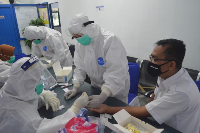 CEGAH PENYEBARAN COVID-19,BNNK SANGGAU GELAR RAPID TES CEGAH PENYEBARAN COVID-19,BNNK SANGGAU GELAR RAPID TES