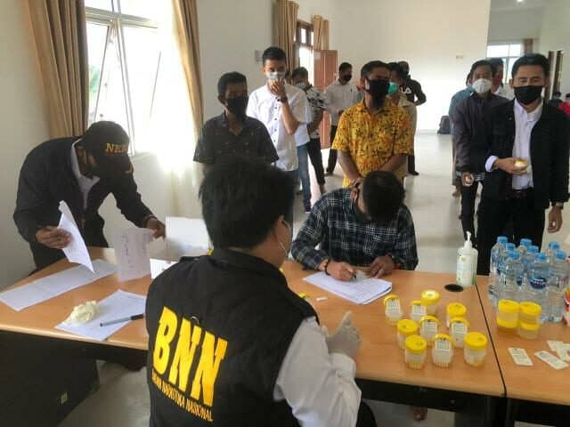 Upaya Deteksi Dini,75 Calon Karyawan PT. Bumi Tata Lestari Jalani Tes Urine. Upaya Deteksi Dini,75 Calon Karyawan PT. Bumi Tata Lestari Jalani Tes Urine.