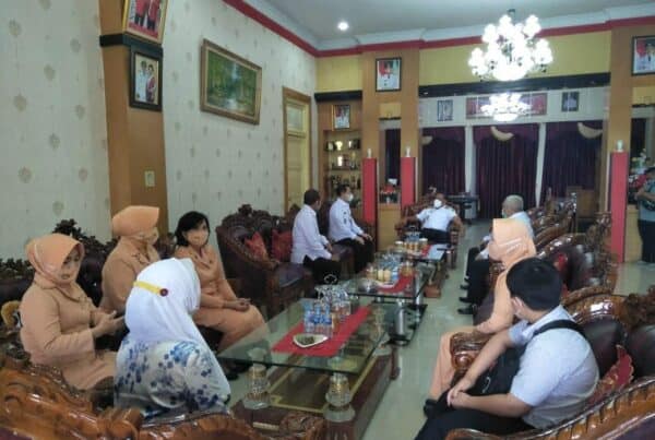 Kepala BNNP Kalbar Silaturahmi Dengan Bupati Sanggau