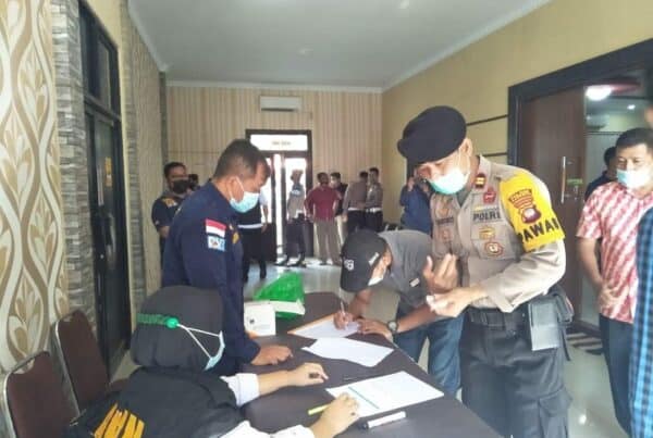 BNNK Sanggau Tes Urine Anggota Polres Sanggau BNNK Sanggau Tes Urin Anggota Polres Sanggau