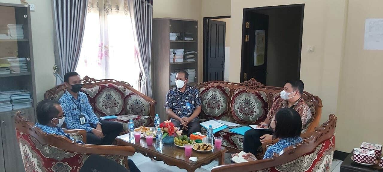 Kepala BNNK Sanggau Koordinasi dengan Kepala Bappeda Litbang Kabupaten Sekadau terkait Inpres Nomor 2 Tahun 2020. Kepala BNNK Sanggau Koordinasi dengan Kepala Bapedda Litbang Kabupaten Sekadau terkait Inpres Nomor 2 Tahun 2020.