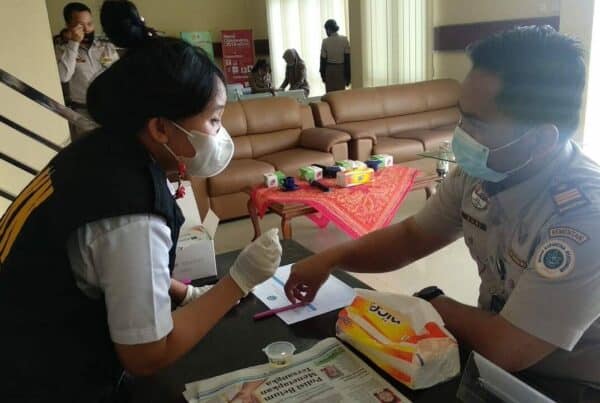Badan Narkotika Nasional Kabupaten Sanggau Melaksanakan Tes Urine Di Kantor Stasiun Karantina Pertanian Kelas I Entikong Badan Narkotika Nasional Kabupaten Sanggau Melaksanakan Tes Urine Di Kantor Stasiun Karantina Pertanian Kelas I Entikong