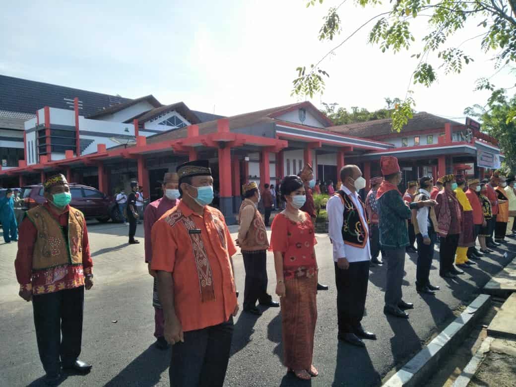 Kepala BNNK Sanggau Menghadiri Upacara Dalam Rangka Memperingati Hari Jadi Kota Sanggau yang ke 405 Kepala BNNK Sanggau Menghadiri Upacara Dalam Rangka Memperingati Hari Jadi Kota Sanggau yang ke 405