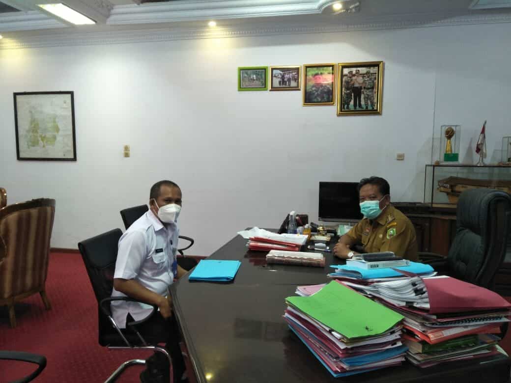 Kepala BNNK Sanggau Koordinasi dengan Bupati Sanggau terkait Inpres Nomor 2 Tahun 2020. Kepala BNNK Sanggau Koordinasi dengan Bupati Sanggau terkait Inpres Nomor 2 Tahun 2020.