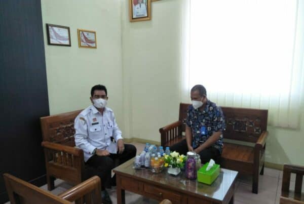 Kepala BNNK Sanggau Koordinasi dengan Kepala Dinas Bina Marga dan Sumber Daya Air Kabupaten Sanggau terkait Inpres Nomor 2 Tahun 2020.