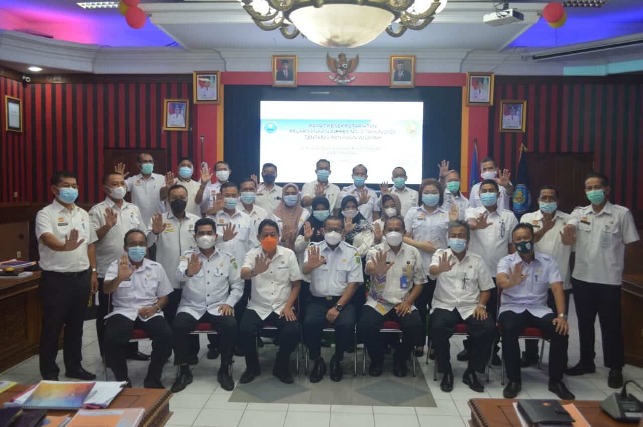 RAPAT KESEKRETARIATAN PELAKSANAAN INPRES NO. 2 TAHUN 2020 TENTANG RAN P4GN DI KABUPATEN SANGGAU. RAPAT KESEKRETARIATAN PELAKSANAAN INPRES NO. 2 TAHUN 2020 TENTANG RAN P4GN DI KABUPATEN SANGGAU.