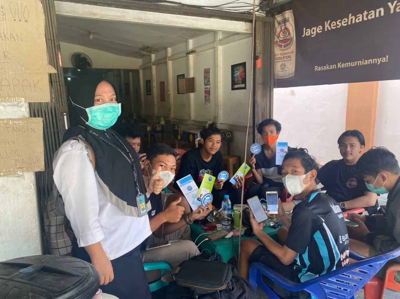 Komunikasi Informasi dan Edukasi (KIE) Keliling dan Membagikan Brosur Tentang P4GN Komunikasi Informasi dan Edukasi (KIE) Keliling dan Membagikan Brosur Tentang P4GN