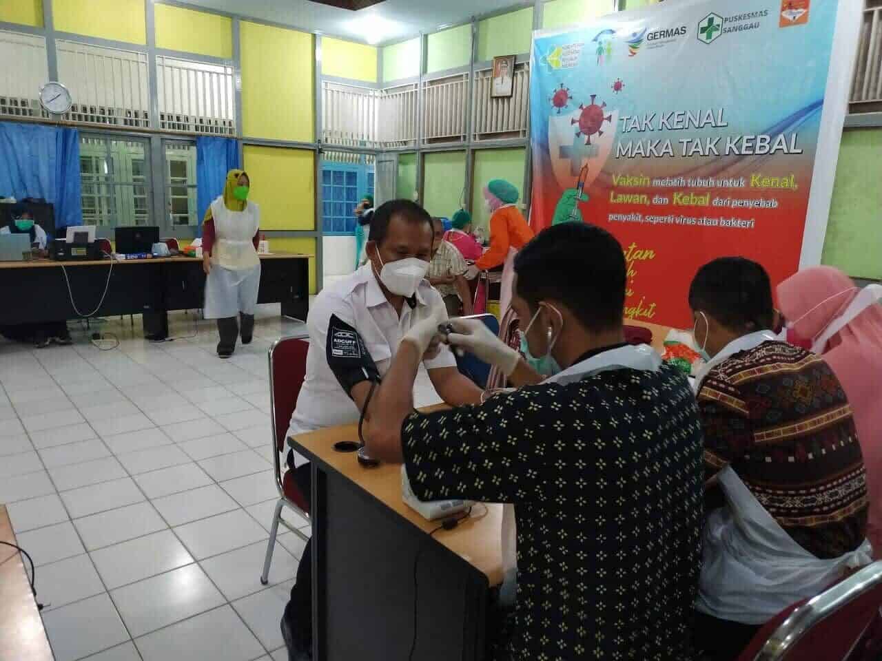 VAKSINASI COVID-19 TAHAP 1 PERSONIL BNNK SANGGAU. VAKSINASI COVID-19 TAHAP 1 PERSONIL BNNK SANGGAU.