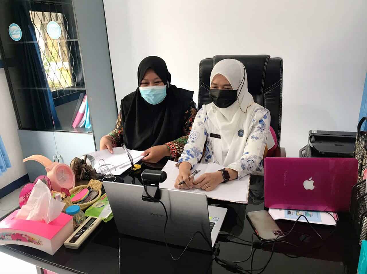 Webinar Membangun 3S (Senyum,Sapa dan Salam) Dalam Menunjang Budaya Kerja BNN RI Webinar Membangun 3S (Senyum,Sapa dan Salam) Dalam Menunjang Budaya Kerja BNN RI