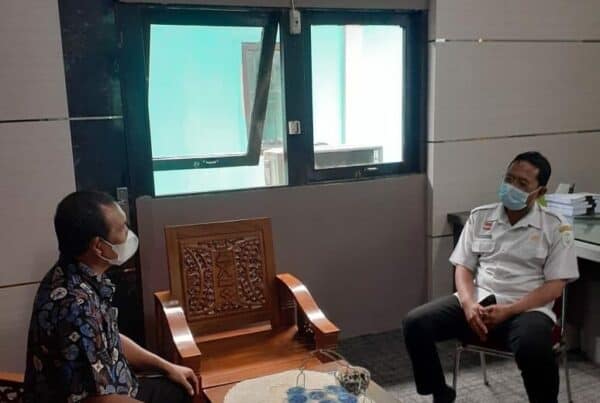 Kepala BNNK Sanggau Koordinasi dengan Kepala Dinas Perkebunan dan Peternakan Kabupaten Sanggau. Kepala BNNK Sanggau Koordinasi dengan Kepala Dinas Perkebunan dan Peternakan Kabupaten Sanggau.