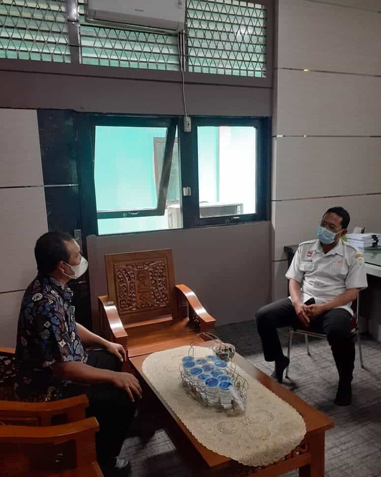 Kepala BNNK Sanggau Koordinasi dengan Kepala Dinas Perkebunan dan Peternakan Kabupaten Sanggau. Kepala BNNK Sanggau Koordinasi dengan Kepala Dinas Perkebunan dan Peternakan Kabupaten Sanggau.