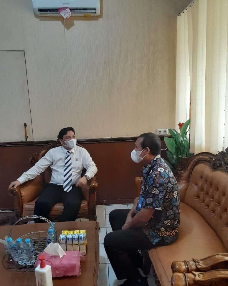 Kepala BNNK Sanggau Koordinasi Ke Pengadilan Negeri Kabupaten Sanggau. Kepala BNNK Sanggau Koordinasi Ke Pengadilan Negeri Kabupaten Sanggau.
