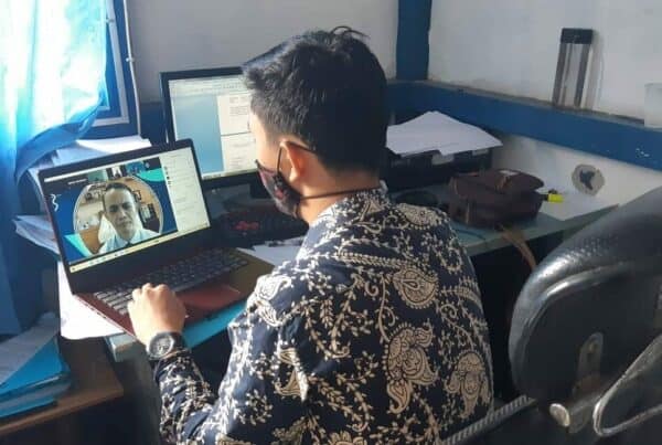 SOSIALISASI LAYANAN ONLINE APLIKASI SIMPELMAN. SOSIALISASI LAYANAN ONLINE APLIKASI SIMPELMAN.