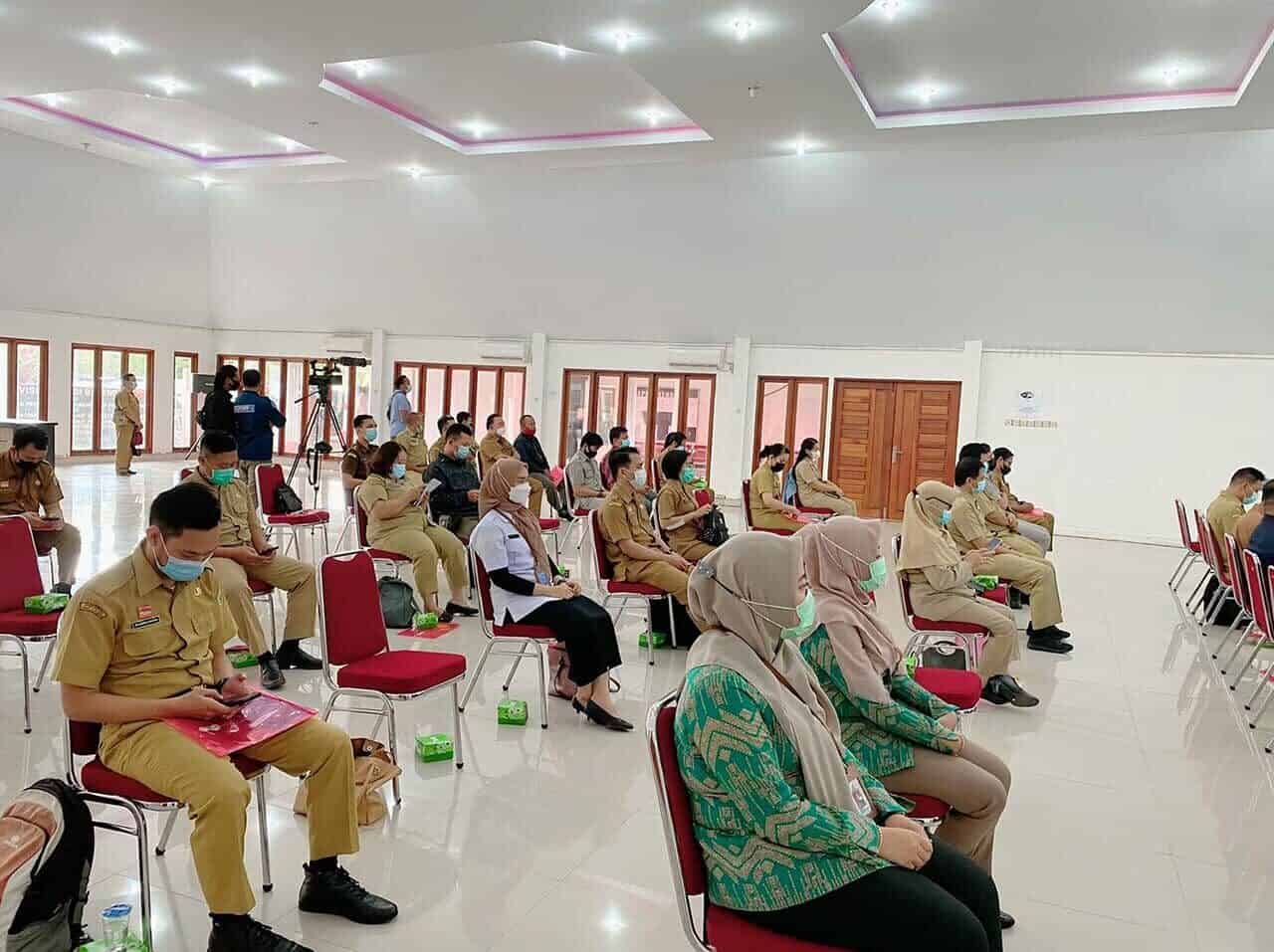 Sosialisasi Sinergi Informasi Media Aparatur Negara (SIMAN) di Lingkungan Pemerintah Kabupaten Sanggau Tahun 2021 Sosialisasi Sinergi Informasi Media Aparatur Negara (SIMAN) di Lingkungan Pemerintah Kabupaten Sanggau Tahun 2021