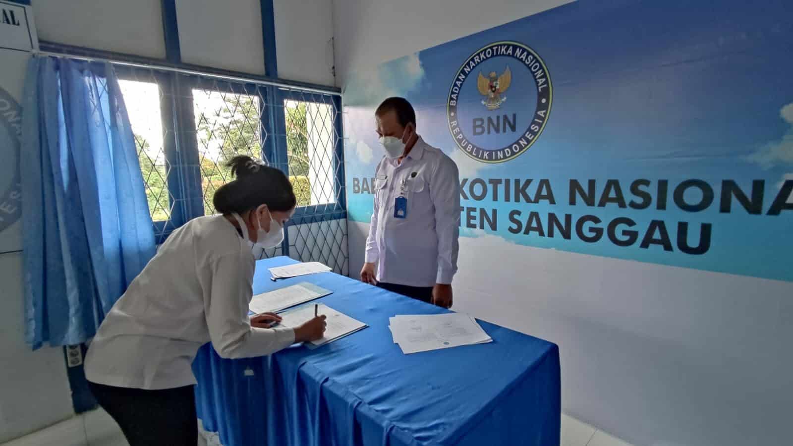 PENANDATANGANAN PAKTA INTEGRITAS BNNK SANGGAU TAHUN 2022. PENANDATANGANAN PAKTA INTEGRITAS BNNK SANGGAU TAHUN 2022.