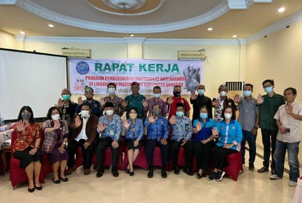 RAPAT KERJA PROGRAM PEMBERDAYAAN MASYARAKAT ANTI NARKOBA LINGKUNGAN MASYARAKAT.