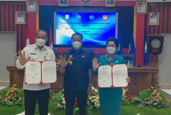 PENANDATANGANAN PERJANJIAN KERJASAMA (PKS) ANTARA BNNK SANGGAU DENGAN TIM PENGGERAK PKK KABUPATEN SANGGAU.